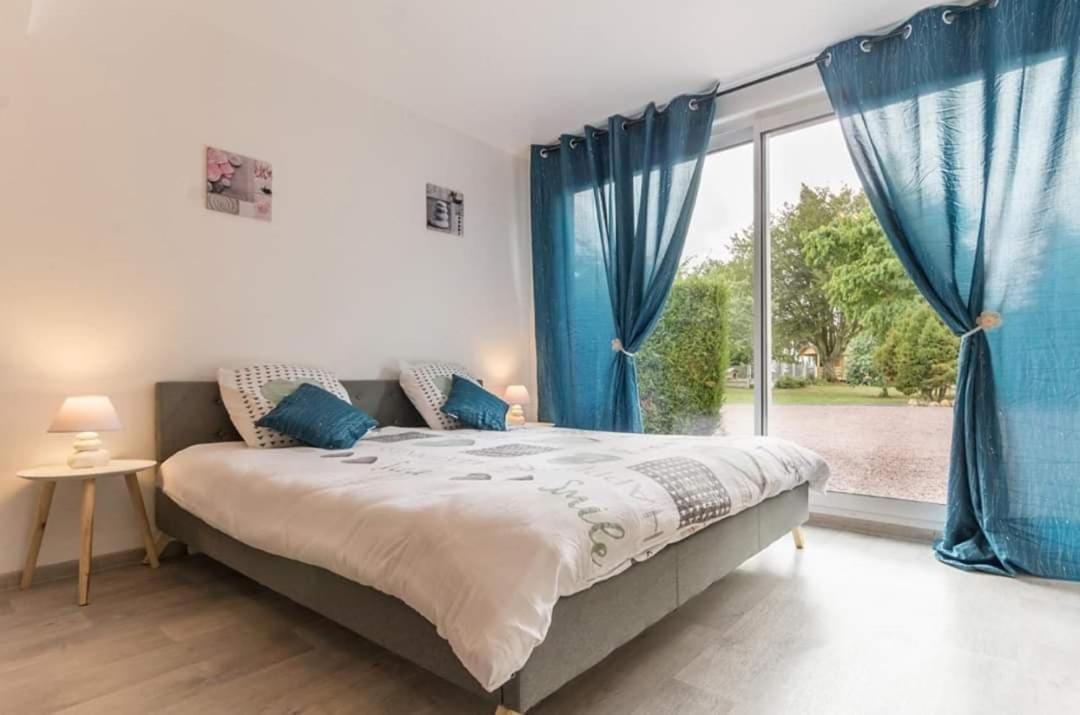 Le Studio Du Pressoir Gisay Ngoại thất bức ảnh